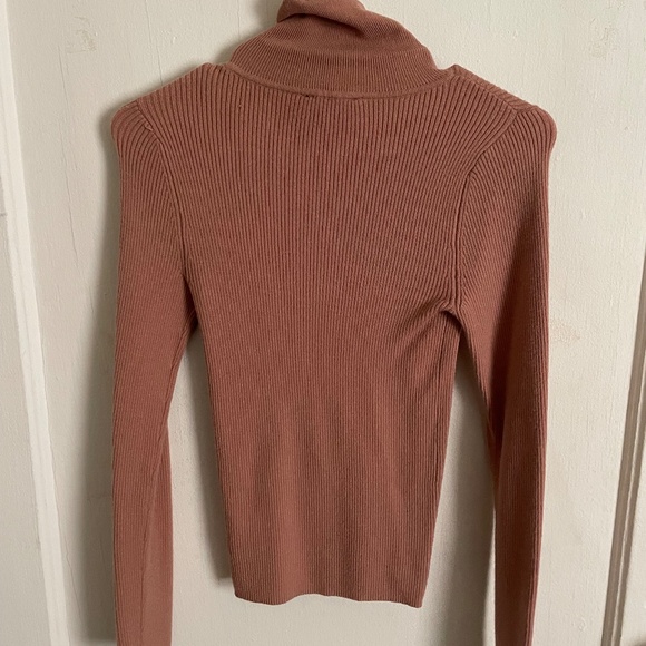 Express Knit Turtle Neck - Picture 3 of 3